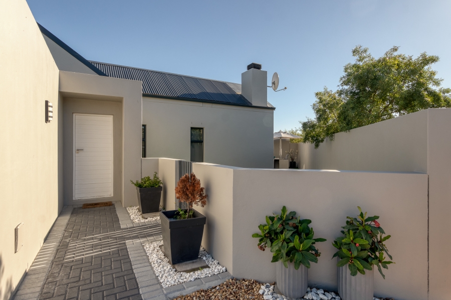 3 Bedroom Property for Sale in Aan de Wijnlanden Western Cape